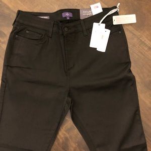 NYDJ AMI Super Skinny in Black Twill